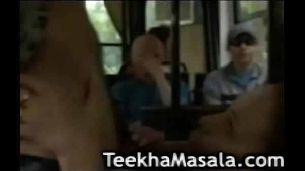 000031(bluemobiles.com)sex in public bus.EXT