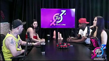 Jefao, the most famous stud in Brazil, fucked Karen Oliver and Monica Lima live during Topcast. - The number one of porn fucking Monica Lima and Karen Oliver