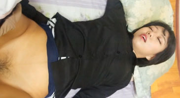 한국야동_(한국야동) 농염해보이려고 단발+초커에 검은셔츠 착장으로 세팅하고 온 스폰녀