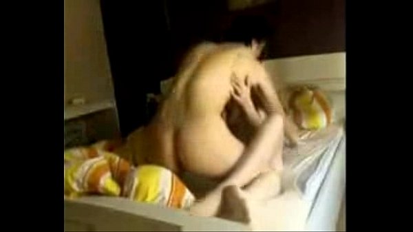 Teenage Girlfriend Enjoys Plowed by her BF on Bed