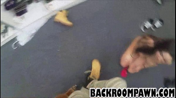 Babe strips down before giving a blowjob