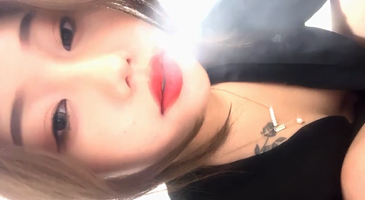 (한국야동) 귀여운 외모와 상반되는 허스키한 목소리 자위방송