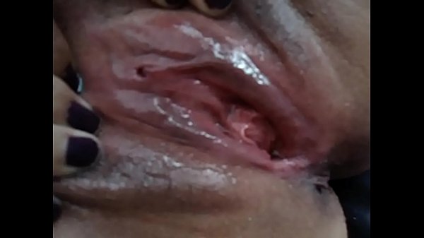 SQUIRTING WHIT DILDO