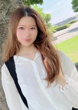 First photo shoot! Beauty stylist exposing her bare legs from a miniskirt!! First shooting and appearance! A beauty stylist who exposes her bare legs from a miniskirt!