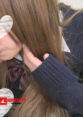 K-chan, a female college student who still looks good in a cute uniform - Uniform video Vol. 6 Such a cute female college student brings a real uniform and gets a footjob for the first time! Personal shooting 