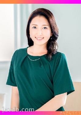 A married woman who extorts semen to the pleasure that springs up with delight on a cheating stick larger than her husband