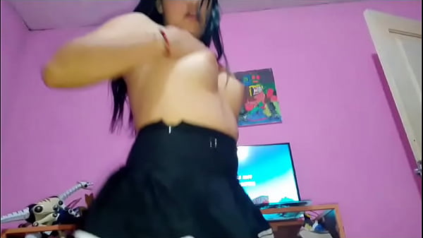 watch how this cute 18 year old girl dances and masturbates very nicely