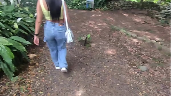 I MEET A GIRL IN THE PARK AND SHE ENDS UP RIDING MY DICK IN A MOTEL