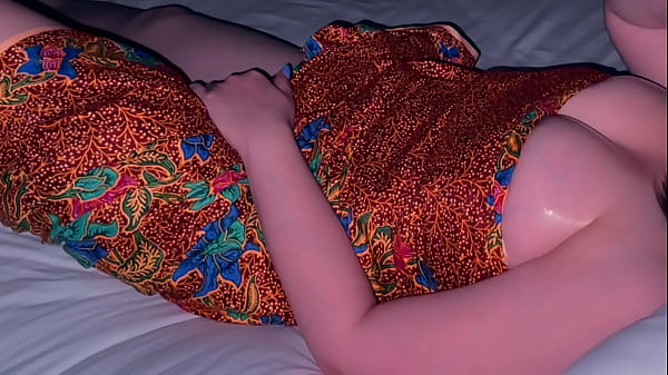 Cum inside the neighbor's aunt. Her pussy is so tight.