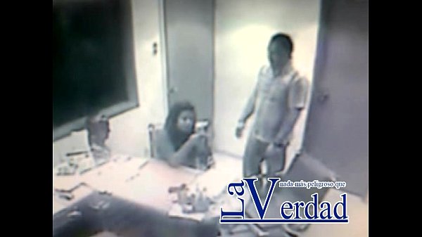 VENEZUELAN JOURNALIST CACHED HIM IN THE OFFICE