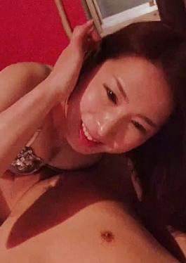Amateur personal video Face exposed Creampie Beautiful witch office worker who is played with by another man's dick and offers her body to repay her debt Amateur individual shooting Appearance - A beautiful witch OL who is tossed by another stick, a body that is offered to repay debt