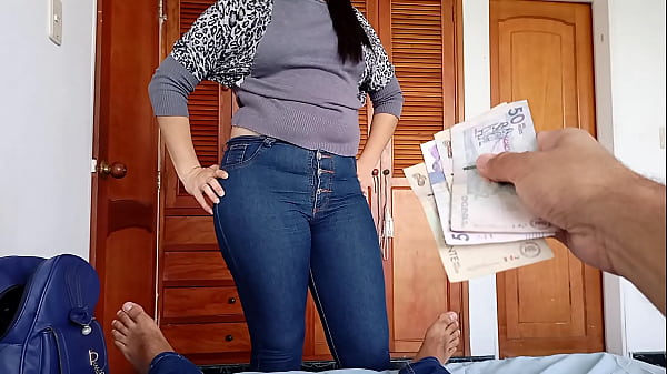 I offer her money to fuck her before she goes out with her friends, she sucks my dick very well and I give her everything I have, they almost discover us