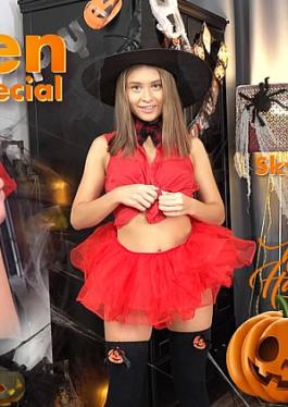 Halloween Special / Skyla Halloween Special Let's Play With Anal On Halloween Skyla / Skyla