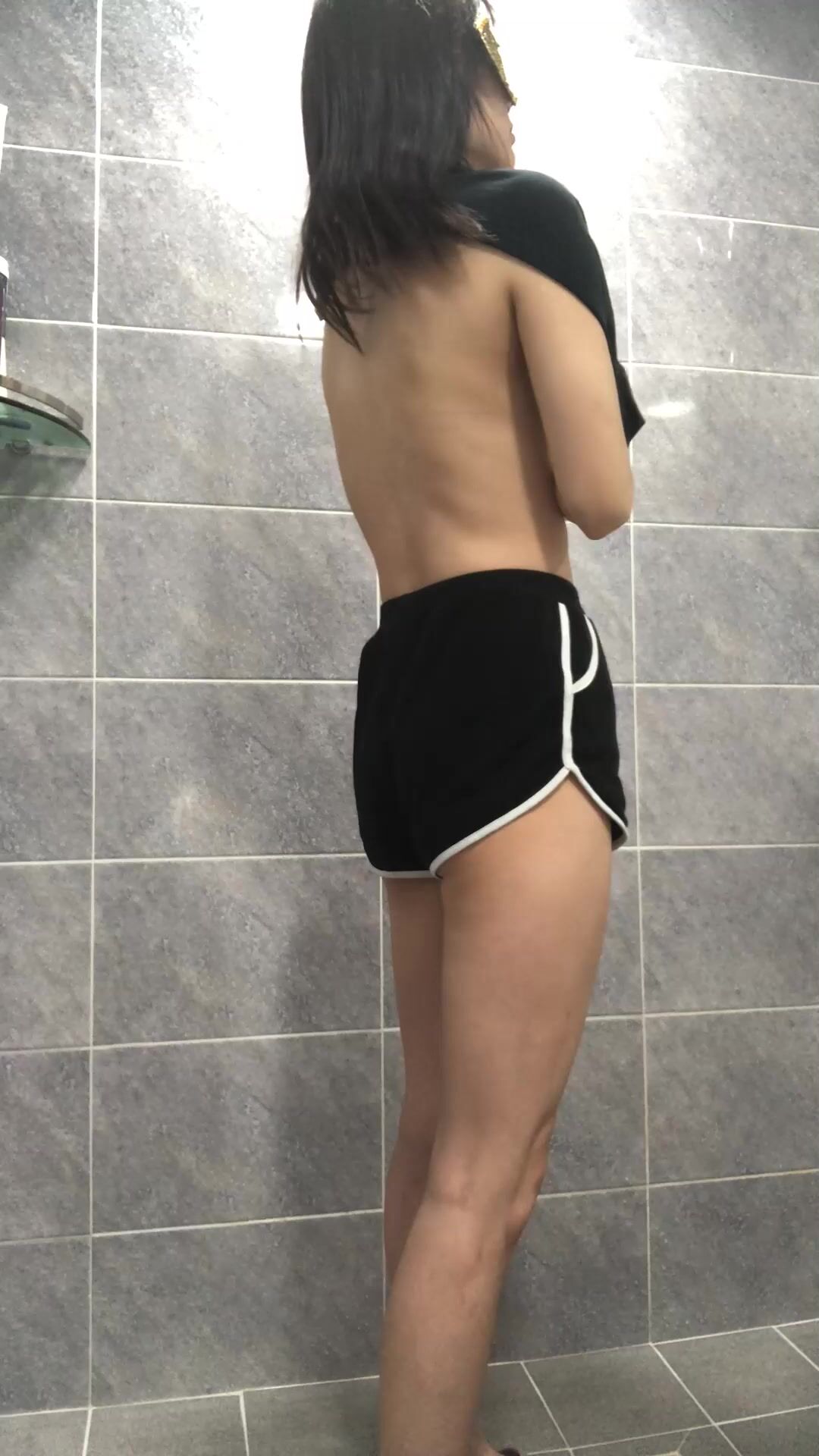 (한국야동) 누나 샤워하는거 훔쳐보다 걸린 동생 상황극하면서 자위 korean porn vip