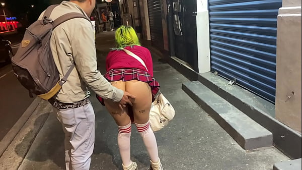 He went to paint and masturbates in the street until he squirted