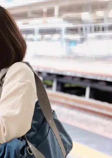 天然むすめ 制服娘を電車でイタズラ 天野奈々