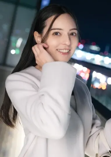 Rena - Perfectly Slender 32-Year-Old Model Body