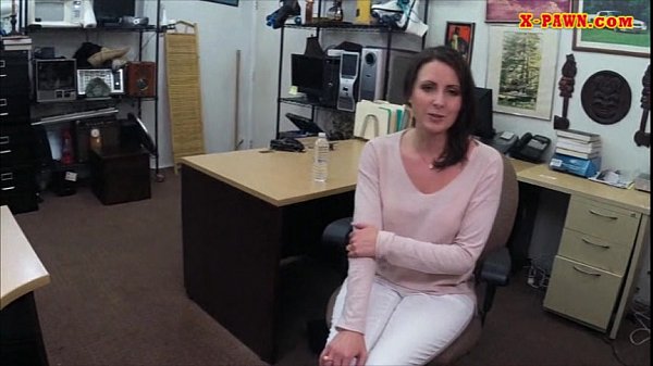 customer got her wife fucked hard by pawnkeeper