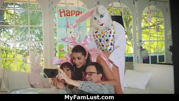 Stepbro in Bunny Costume Fucks His Horny Stepsister on Easter Celebration - myfamlust