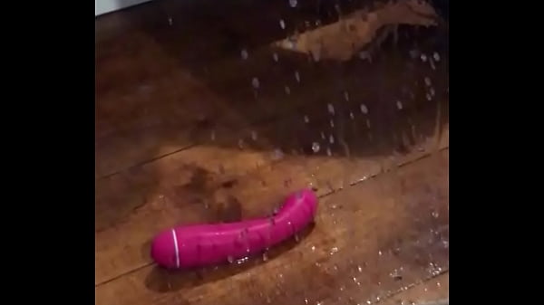 Horny wife home alone squirts a huge load all over the mirror