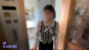 [Elevator sex] "It's cold, why don't we hug each other?" Office building on a holiday. A man and a woman meet for the first time and have sex, creampie.