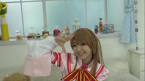 [The strongest attribute] Three changes in cosplay of cute girls, even the expression of being ashamed of being pee at the nipple by turning over the bra feels erotic