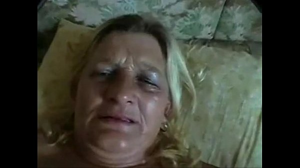 The son in law came inside the pussy and filmed to send to wife