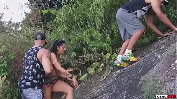 Ksal hot lives a unique adventure with the Hot team and the friend Pitbull porn, they climbed the mountain but high up the river to fuck and make that slutty hot and with a lot of DP
