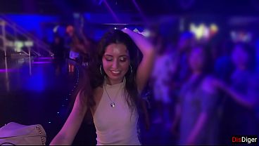Horny girl agreed to sex in a nightclub in the toilet