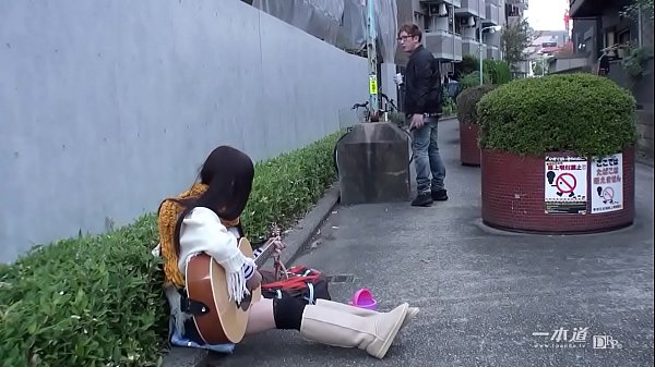 I will make an AV debut of a street musician 1