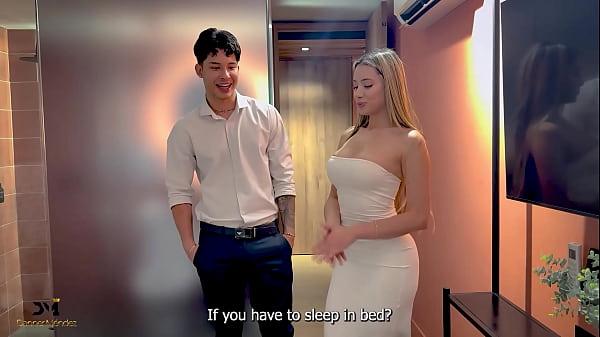 Real estate agent fucks his client to give her a discount - Danner Méndez and Ambar Prada