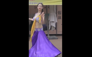 한국야동_밸리댄스 공연 중 노출사고위.아래