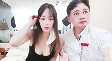 한국야동_(한국야동) 얼공까지 확실하게 서비스 해주는 스트립챗 채널 아시안 모델