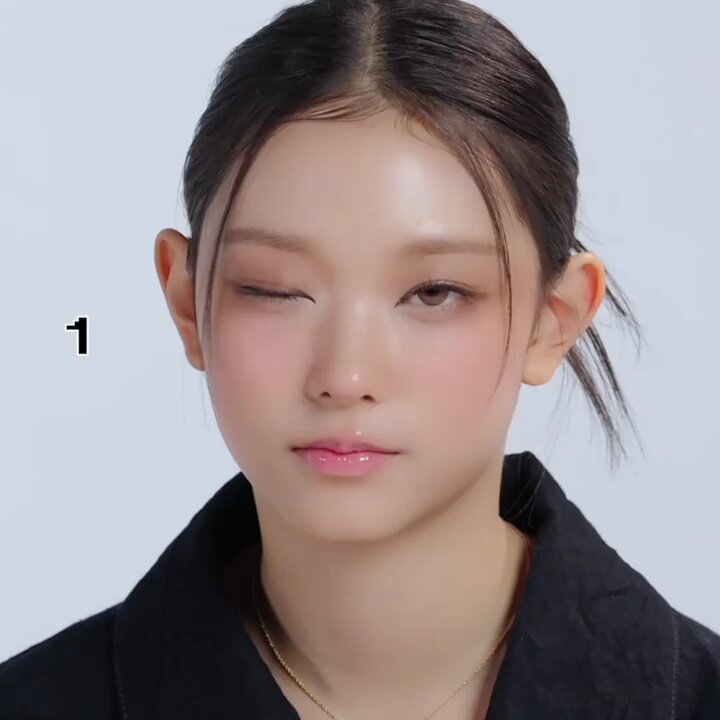𑄝