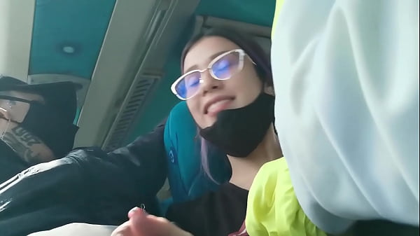 Katty Blake gives a slimy blowjob and gets fucked on the Copetran bus heading to the Peñon de Guatape