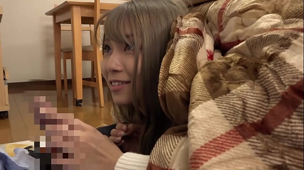 I can't stand my defenseless lower body in the kotatsu and play a prank! "Gyaru writhing in silence despite her flashy appearance[Part 1]