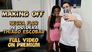 Behind the scenes of the recording of Milf Negra Flor giving a lot of ass and doing DP before getting a lot of cum in her mouth.