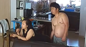 한국야동_(한국야동) 남편이 박던가 말던가 무신경하게 대주는 마누라