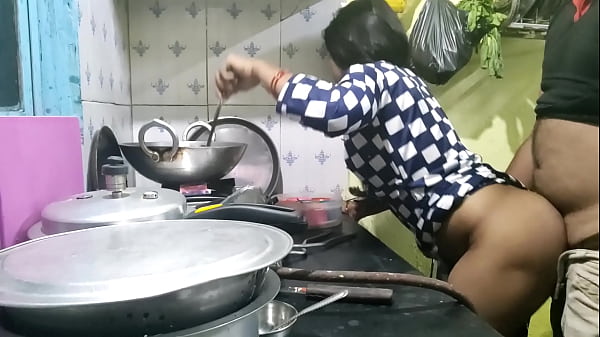 The maid who came from the village did not have any leaves, so the owner took advantage of that and fucked the maid (Hindi Clear Audio)