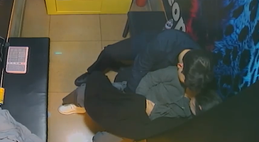 한국야동_(한국야동) 자꾸 깊숙한 곳으로 향하는 나쁜 손