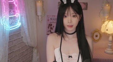 한국야동_ASMR 윤잉 렌탈 여친과 메이드 카페에서 심야 데이트