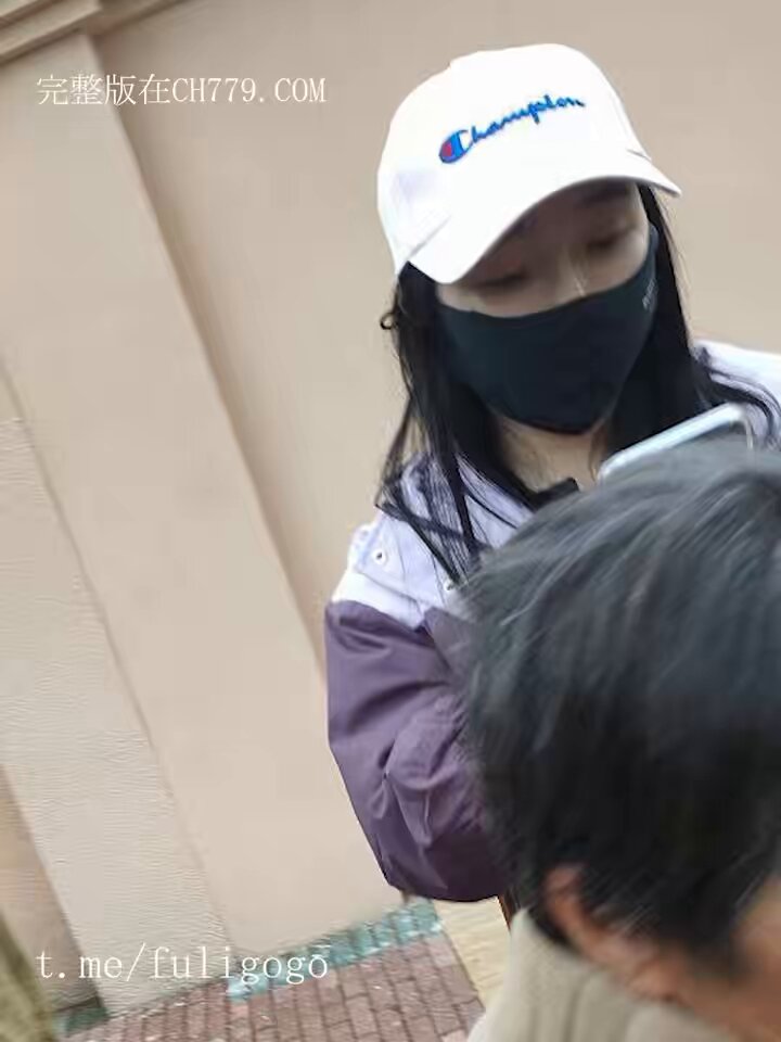 哔哔哔哥