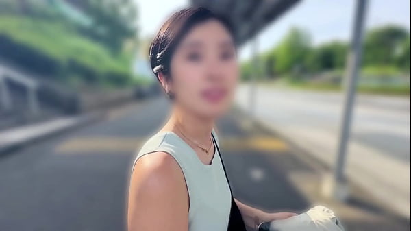 [College girl pick-up creampie] She is so cute and enjoys having sex with me