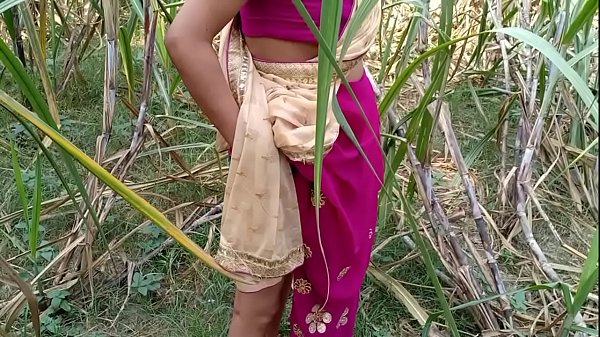 Girlfriend of the village on the edge of the forest fucked the bush on the way