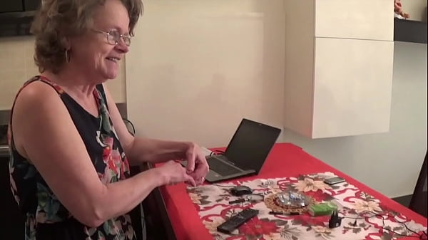 old italian slut aunt fucked by young man
