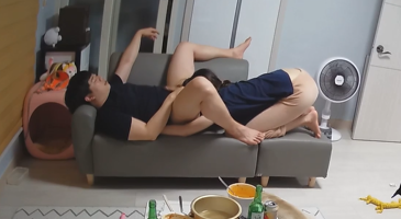 한국야동_(한국야동) 평화롭게 동거하는 커플의 일상